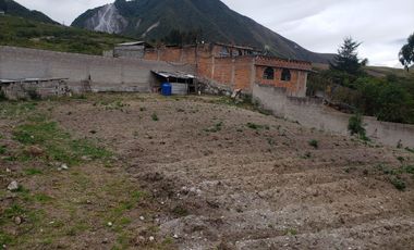 Terreno en Venta Mitad del mundo Pululaua todos los servicios