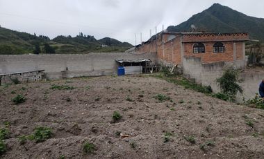 Terreno en Venta Mitad del mundo Pululaua todos los servicios