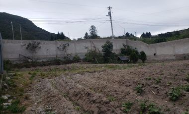 Terreno en Venta Mitad del mundo Pululaua todos los servicios