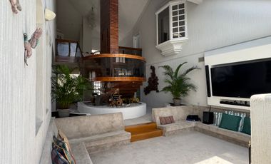 Venta amplia casa de 600 m2 con 4 dormitorios sector Mitad del Mundo