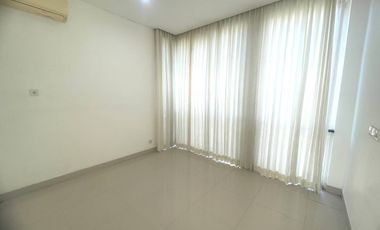 SEWA Rumah 2 lantai Long Beach, kosongan, Pakuwon City, Surabaya Timur