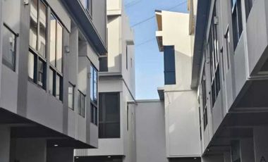 Dijual rumah 2 lantai dekat dr pos giro Rawaselatan 5