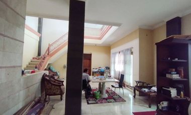 Rumah Luas Kokoh 2 Lantai Dekat Jalan Raya di Palur Dagen Jaten Kra