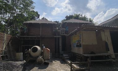 Rumah Dengan Tanah Luas Timur UII Jakal