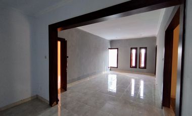 Rumah dijual murah tanah luas perumahan kota sleman