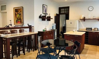 Disewakan Rumah Mewah dengan Kolam Renang – Lokasi Dekat French School