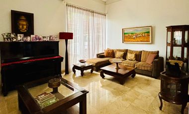 Disewakan Rumah Mewah dengan Kolam Renang – Lokasi Dekat French School