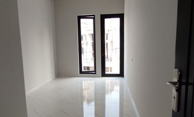 DiJual Rumah Baru Dalam Cluster  Jagakarsa Jakarta Selatan