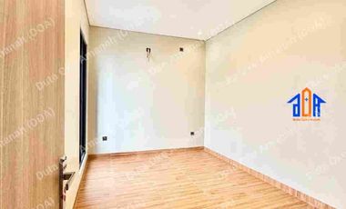 Rumah Furnished 4 Kamar Tidur Dekat Gerbang Tol Limo Depok