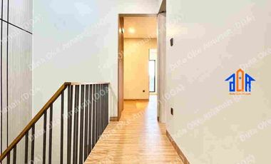 Rumah Furnished 4 Kamar Tidur Dekat Gerbang Tol Limo Depok