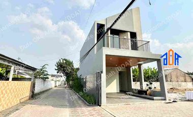 Rumah Furnished 4 Kamar Tidur Dekat Gerbang Tol Limo Depok