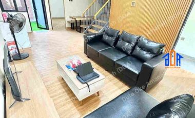 Rumah Furnished 4 Kamar Tidur Dekat Gerbang Tol Limo Depok