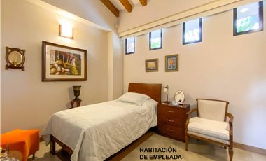 Venta casa campestre Antioquia oriente ceja parcelación luxury lujo unidad cerrada vigilancia lago quebradita páneles solares acabados lujosos