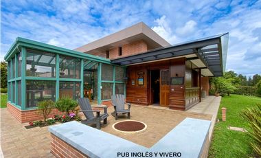 Venta casa campestre Antioquia oriente ceja parcelación luxury lujo unidad cerrada vigilancia lago quebradita páneles solares acabados lujosos