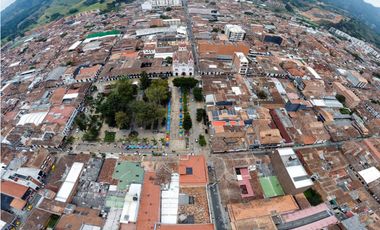 Venta casa campestre Antioquia oriente ceja parcelación luxury lujo unidad cerrada vigilancia lago quebradita páneles solares acabados lujosos