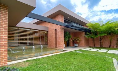 Venta casa campestre Antioquia oriente ceja parcelación luxury lujo unidad cerrada vigilancia lago quebradita páneles solares acabados lujosos