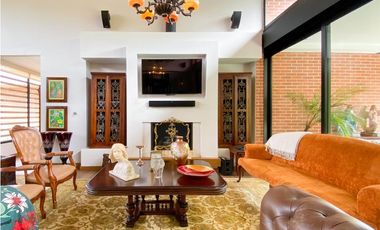 Venta casa campestre Antioquia oriente ceja parcelación luxury lujo unidad cerrada vigilancia lago quebradita páneles solares acabados lujosos