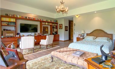 Venta casa campestre Antioquia oriente ceja parcelación luxury lujo unidad cerrada vigilancia lago quebradita páneles solares acabados lujosos