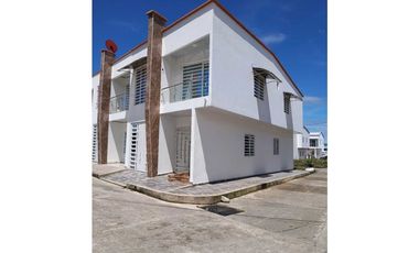 Vendo casa en condominio Altagracia  Acacias Meta