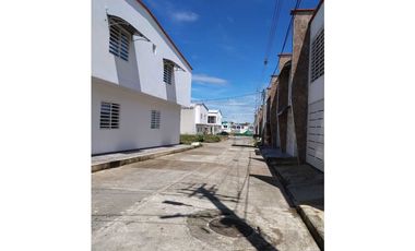Vendo casa en condominio Altagracia  Acacias Meta