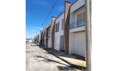 Vendo casa en condominio Altagracia  Acacias Meta