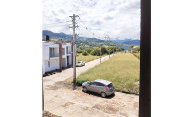 Vendo casa en condominio Altagracia  Acacias Meta