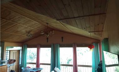 SE VENDE CASA, 3000m2 opción comprar 8000 m2 más.