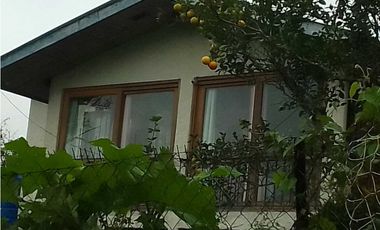 SE VENDE CASA, 3000m2 opción comprar 8000 m2 más.