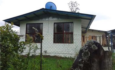 SE VENDE CASA, 3000m2 opción comprar 8000 m2 más.