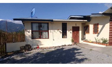 SE VENDE CASA, 3000m2 opción comprar 8000 m2 más.