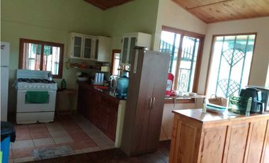 SE VENDE CASA, 3000m2 opción comprar 8000 m2 más.