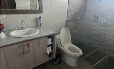 VENTA DE CASA EN BOQUETE CERCADA