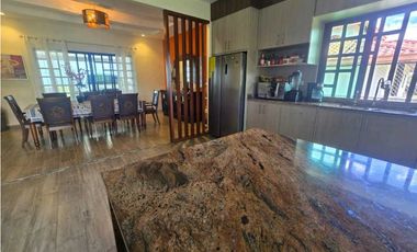 VENTA DE CASA EN BOQUETE CERCADA