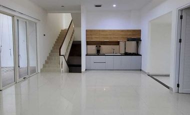 Dijual Rumah bagus di Kebayoran Essence Bintaro SHM murah cash kpr