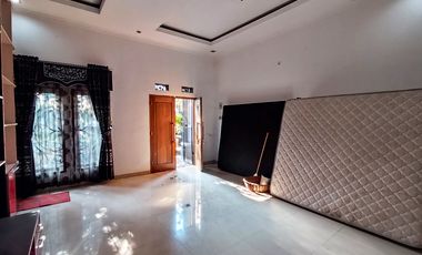 Rumah Bagus 2 Lantai Siap Huni di Pusat Kota Cianjur