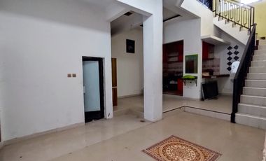 Rumah Bagus 2 Lantai Siap Huni di Pusat Kota Cianjur