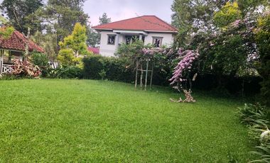 Villa Nyaman Siap Huni Lokasi Strategis di Lotus Puncak