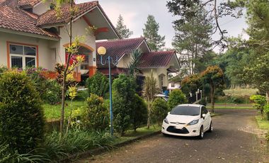 Villa Nyaman Siap Huni Lokasi Strategis di Lotus Puncak