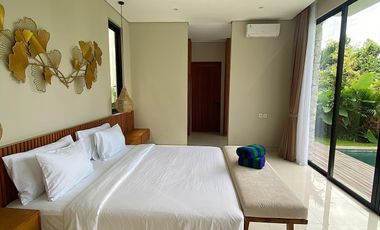 Villa Mewah Tropis Luas dan Elegan di Jantung Central Canggu Bali