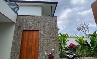 Villa Mewah Tropis Luas dan Elegan di Jantung Central Canggu Bali