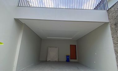 Villa Mewah Tropis Luas dan Elegan di Jantung Central Canggu Bali