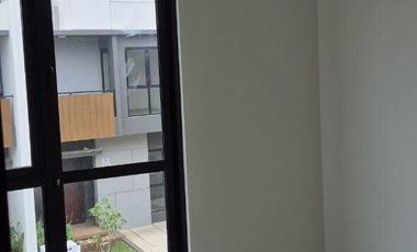 Disewakan Rumah Siap Huni Sumarecon Crown Gading - Bekasi Bekasi