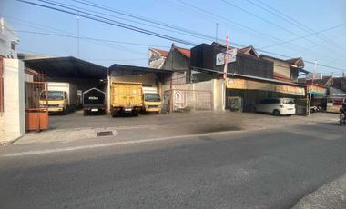 Gudang murah di dekat jalan wates di jual cepat