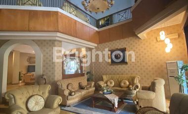 RUMAH MEWAH 2 LANTAI FURNISH