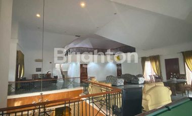 RUMAH MEWAH 2 LANTAI FURNISH