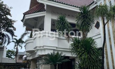 RUMAH MEWAH 2 LANTAI FURNISH