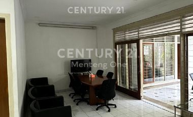 Rumah Kantor Luas Strategis Area Menteng.
