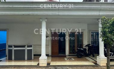 Rumah Kantor Luas Strategis Area Menteng.