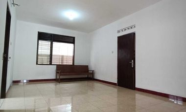 Di Sewakan Rumah Pinggir Jalan Besar 5 Menit Kampus Unsoed Purwokerto
