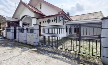 Rumah Bagus Luas SHM Siap Huni di Kadipiro Banjarsari Solo